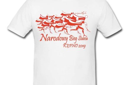 Kolejny element „pakietu biegacza” podczas Biegu Stulecia 2019 w Kępnie