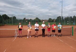 Turniej tenisa ziemnego na kortach w miejscowości Krążkowy
